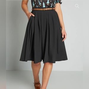 Modcloth Breathtaking Tiger Lilies Midi Skirt in Black Size 1X